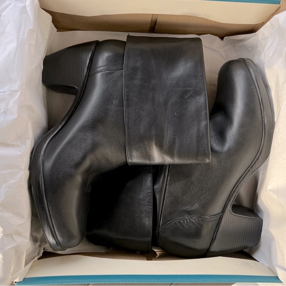 Worn Once Dansko Black Leather Cuffed Ankle Boots With Heel Size 43 Boxed